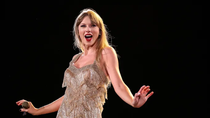 Las exigencias de Taylor Swift en Argentina: 100 botellas de lujoso champagne