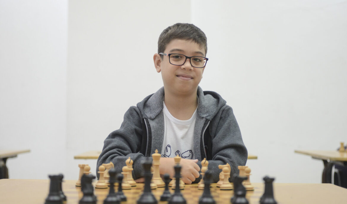 Faustino Oro el niño argentino de diez años venció al mejor jugador del mundo en ajedrez