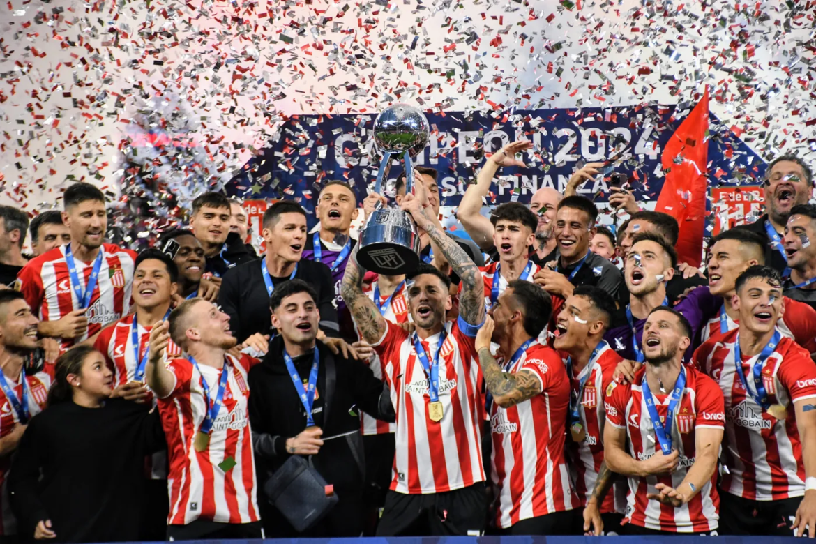Estudiantes campeón de la Copa de la Liga Profesional